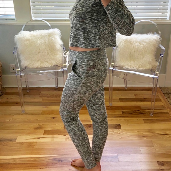 1 LEFT•Cozy Lounge Wear  Jogger Set - Picture 3 of 5